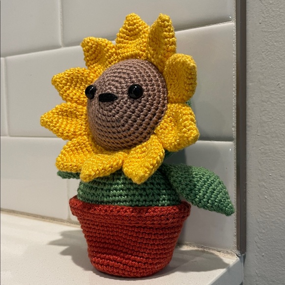 Flower Child Sunflower Bear Hand Crafted Figure and Pot Amigurumi Crochet Decor - Picture 5 of 12